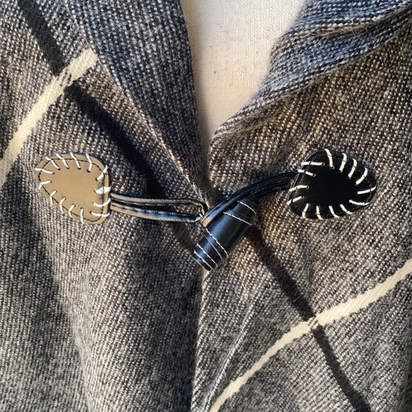 Modena Shawl Wrap One Size - Picture 3 of 6